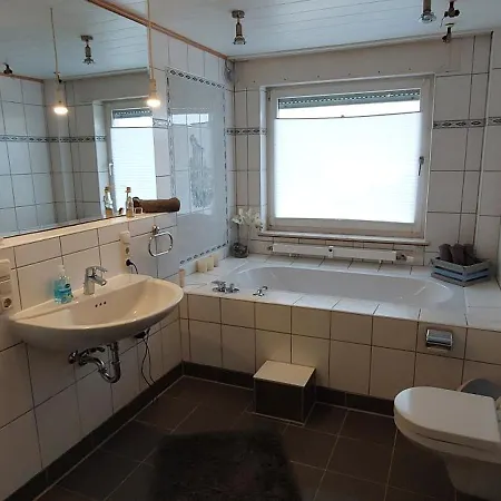 Mw 1b 82m2 Weserbergland Weser Inkl 2 Terrassen Waesche Und Endreinigung Self Checkin Höxter