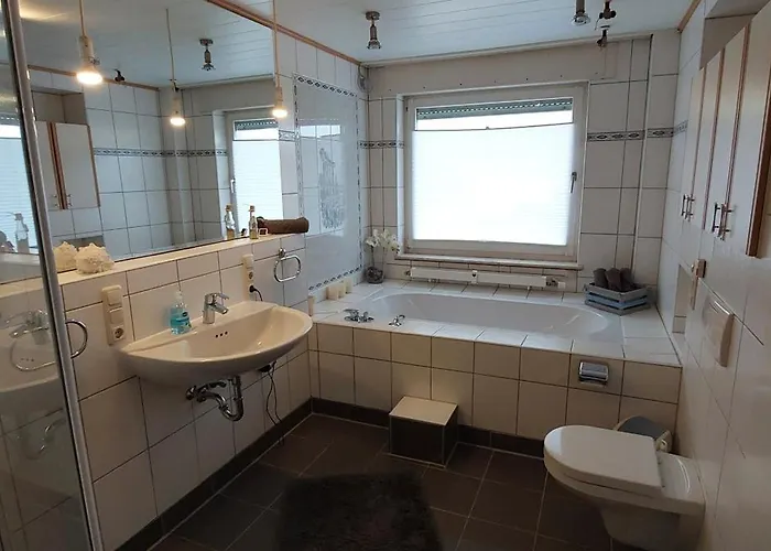 Mw 1b 82m2 Weserbergland Weser Inkl 2 Terrassen Waesche Und Endreinigung Self Checkin Höxter