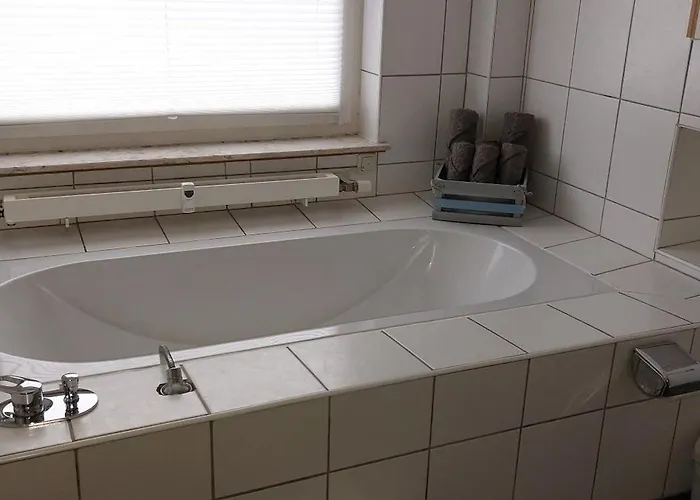 Mw 1b 82m2 Weserbergland Weser Inkl 2 Terrassen Waesche Und Endreinigung Self Checkin Höxter